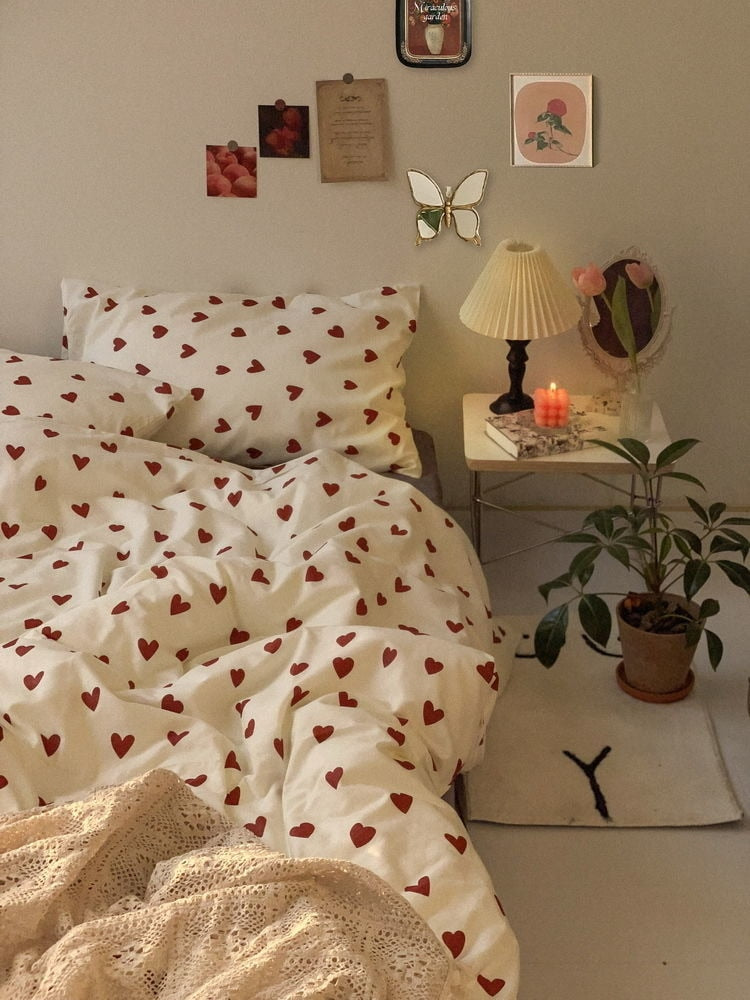 Red Heart Sheet Set