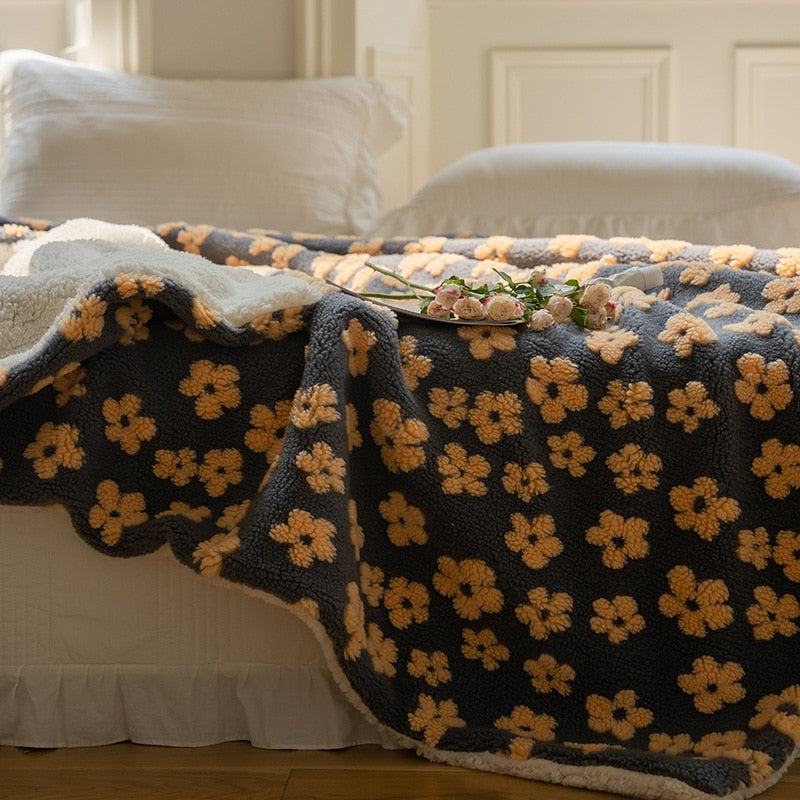 Retro Flower Plush Blanket